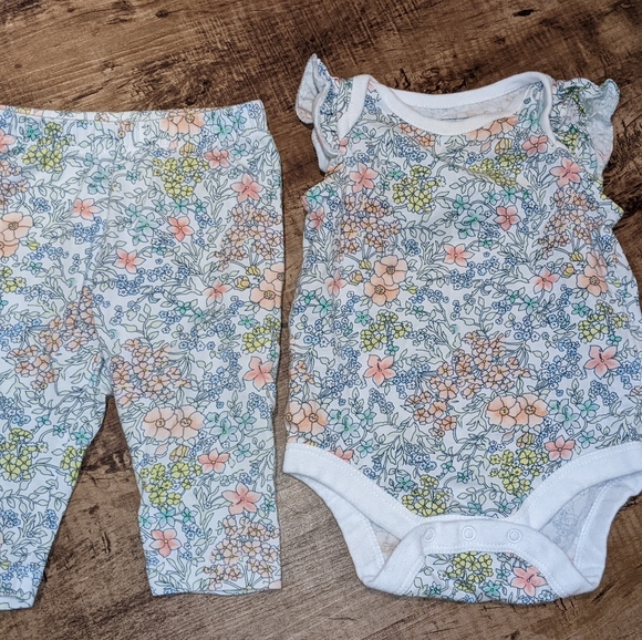 GAP 0-3M LOT - Picture 2 of 10